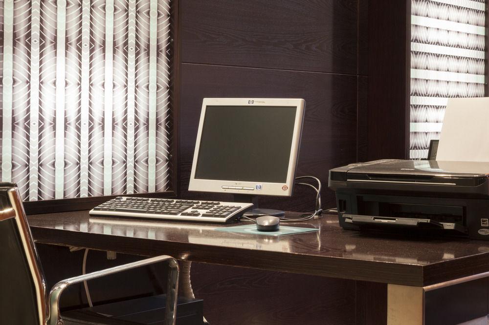 Ac Hotel Badajoz By Marriott Екстер'єр фото